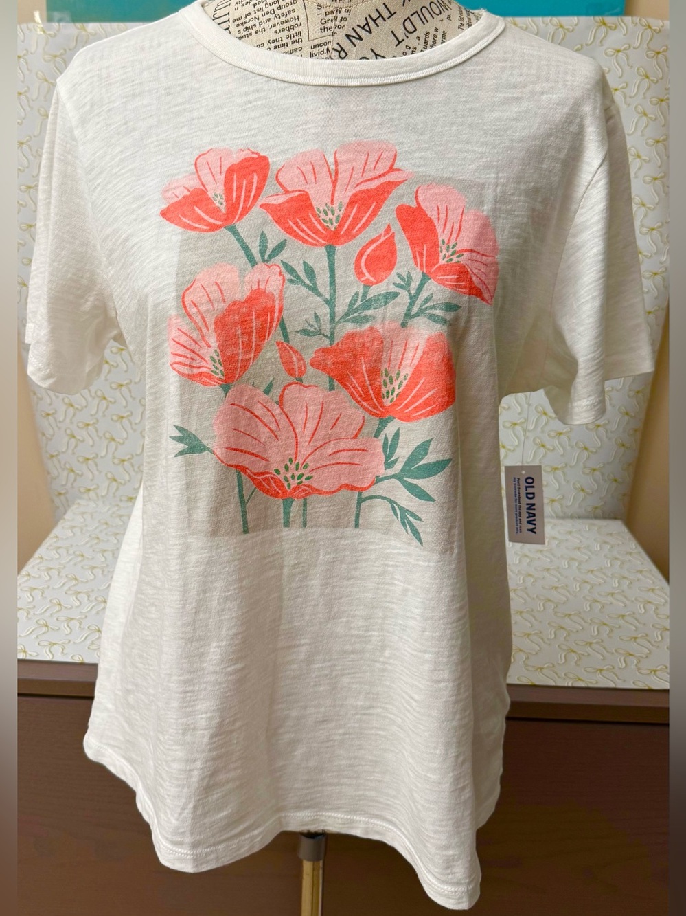 Women's Old Navy White Coral Pink Poppy Flowers Cotton Graphic Crew Neck Tee L